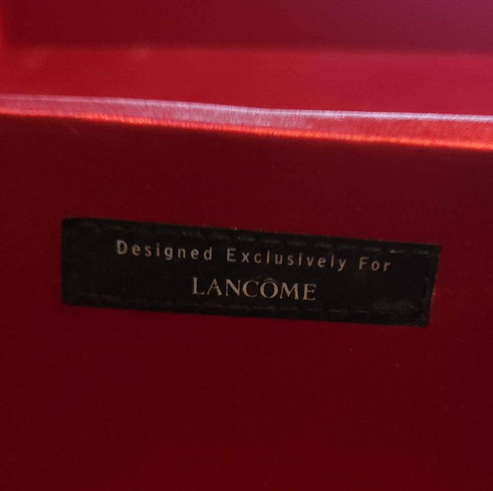 Lancome black and red makeup case - Picture 8 of 9